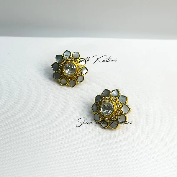 Flower Shaped Polki Earrings - Image 2