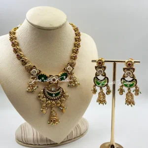 Alternative view of Regal Heritage Kundan Necklace Set