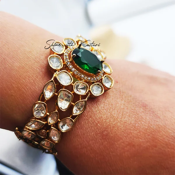 Emerald Polki Stone Kundan Bracelet - Image 3