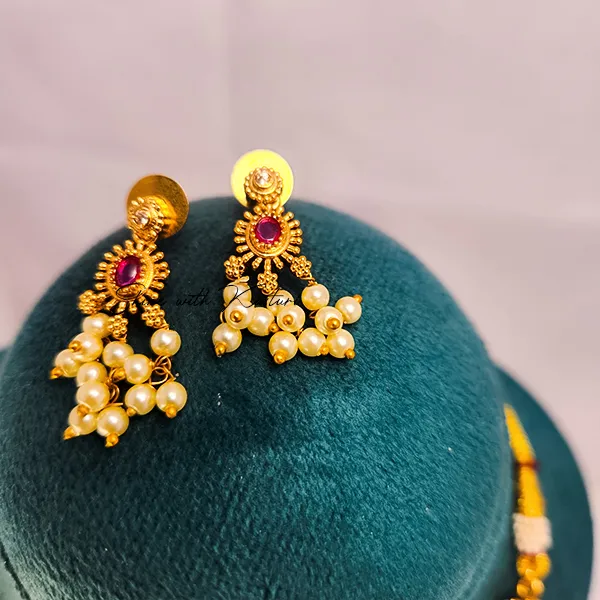 Meera Antique finish Ethnic Necklace Set, gold plated - Image 3