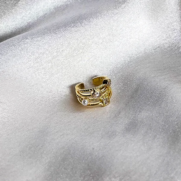 Nova Gold Loop Ear Cuff (Right)