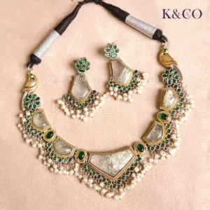 Traditional Choker with MOP