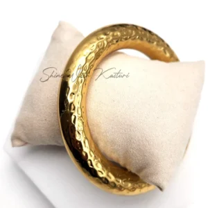 Hammered Gold Round Bangle