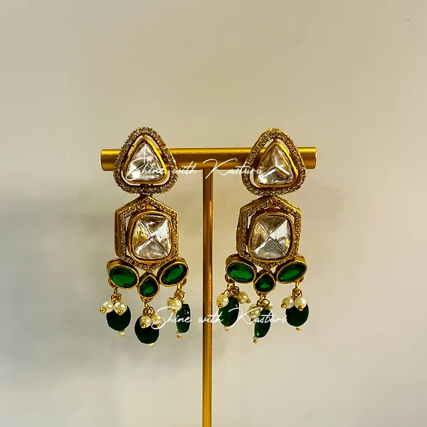 Long Kundan Necklace with Round Pendant, Green - Image 3