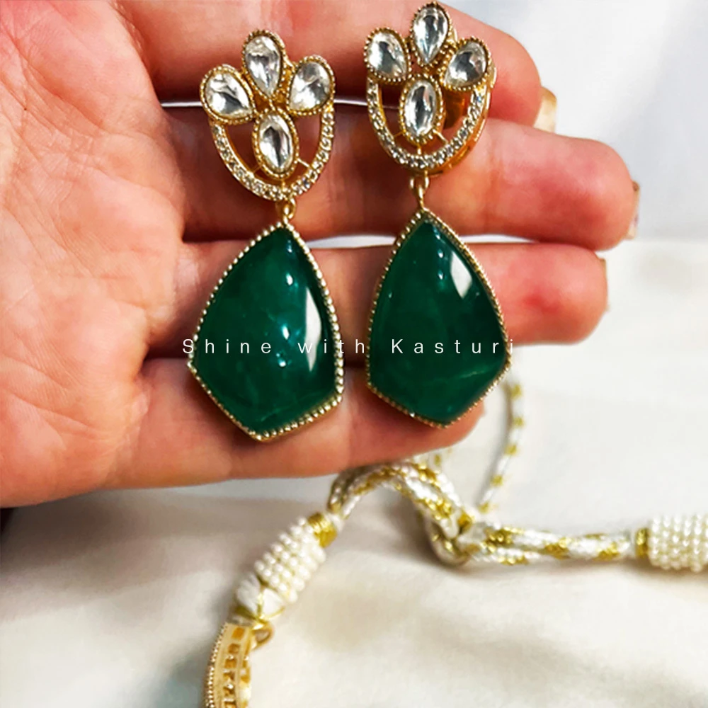 Shop choker for parties