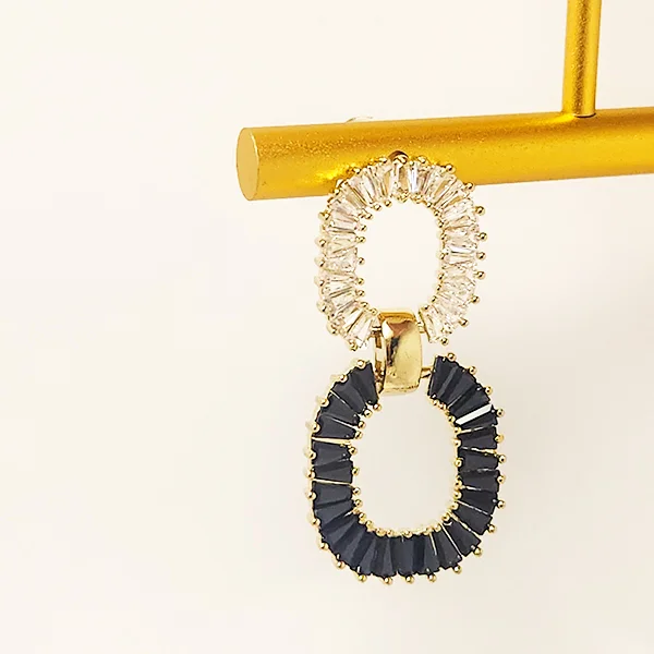 Baguette layered loop Earrings, Black - Image 3